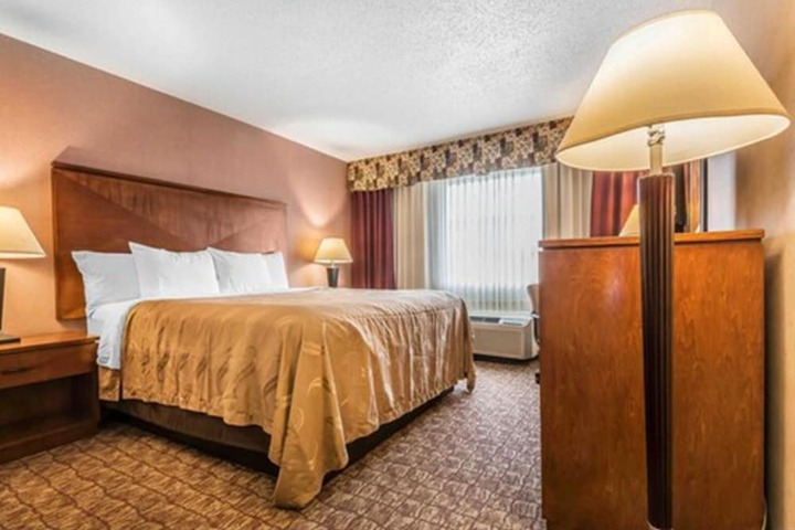 Room 11 of 29