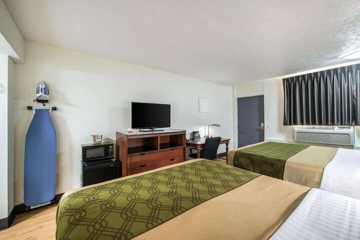 Room 15 of 16