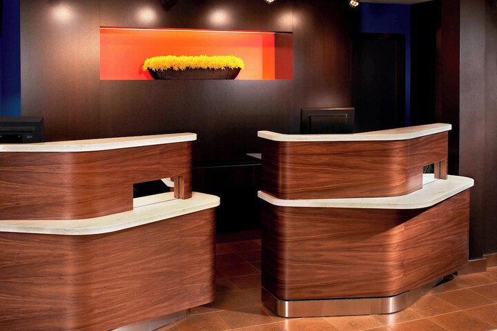 Courtyard by Marriott Cleveland Airport North