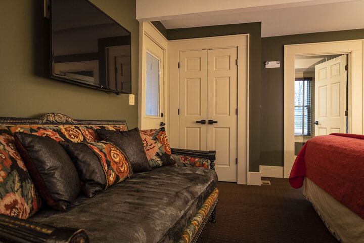 Room 87 of 335