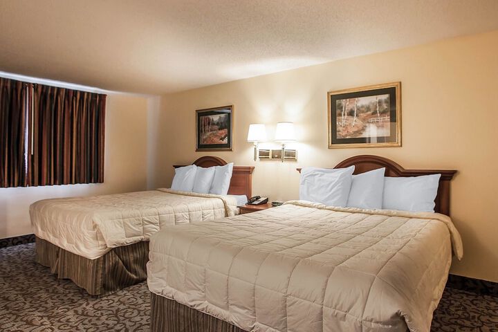 Econo Lodge Newton