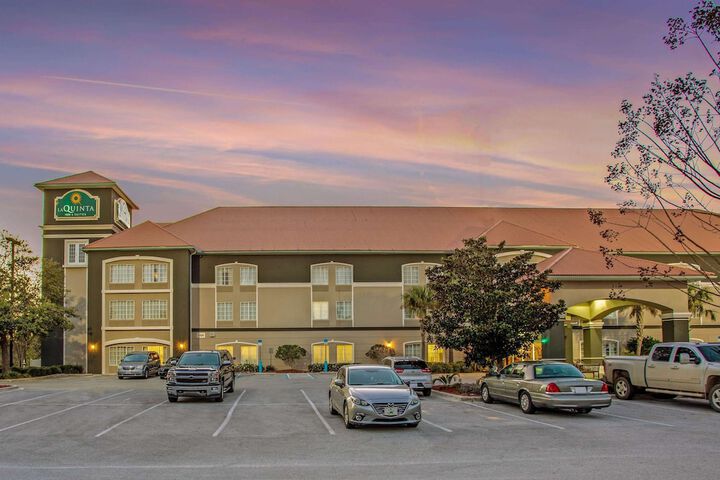 Hotel 2 of 78