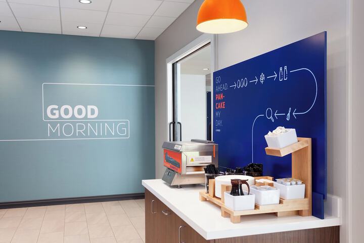 Holiday Inn Express & Suites Reedsburg - Dells Area by IHG