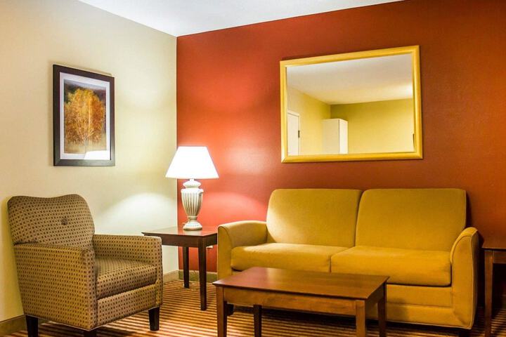 Comfort Inn & Suites Dayville - Killingly Industrial Park