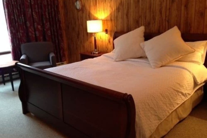 Room 21 of 34