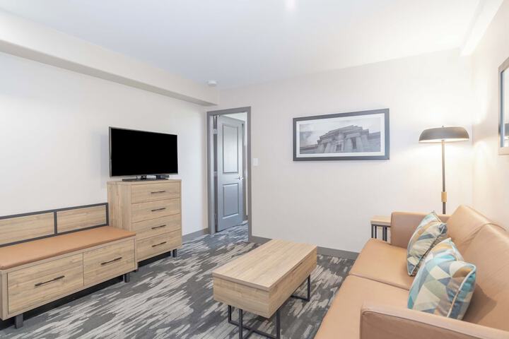Room 27 of 46