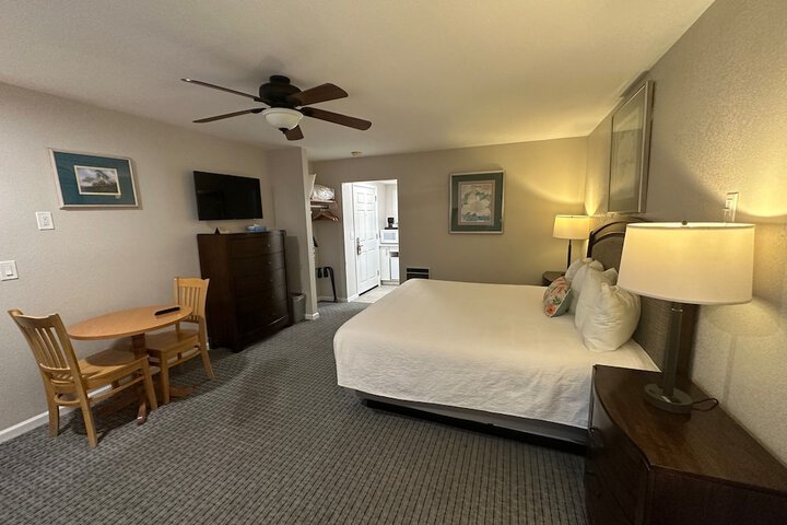Room 12 of 34