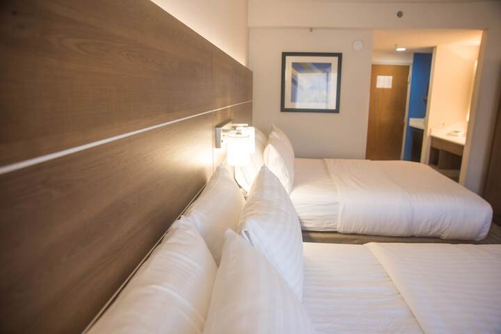 Room 16 of 46