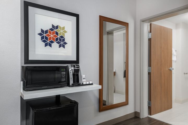 Room 12 of 43