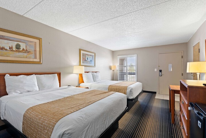 Room 10 of 27