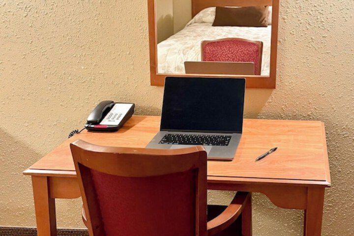 Room 28 of 44