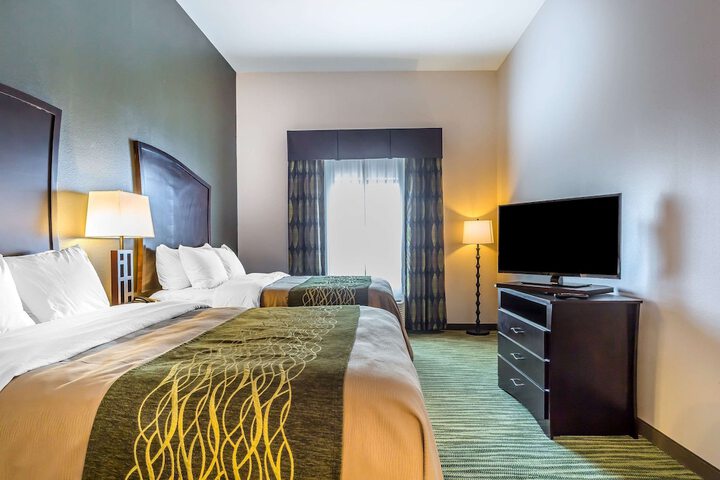 Comfort Inn & Suites Moore - Oklahoma City