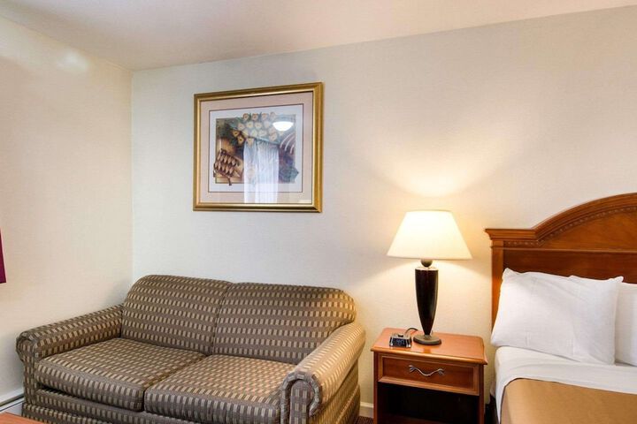 Room 12 of 30