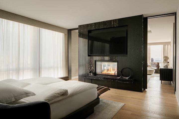 Hotel 2 of 141