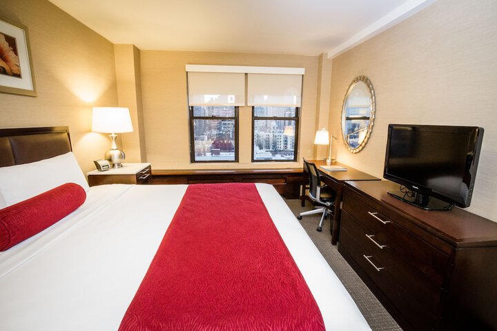 Room 10 of 32