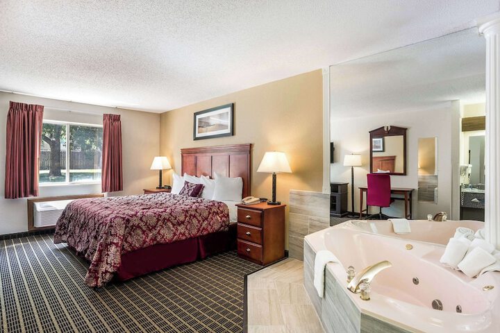 Room 14 of 35