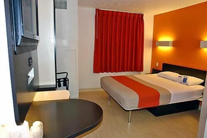 Room 39 of 46