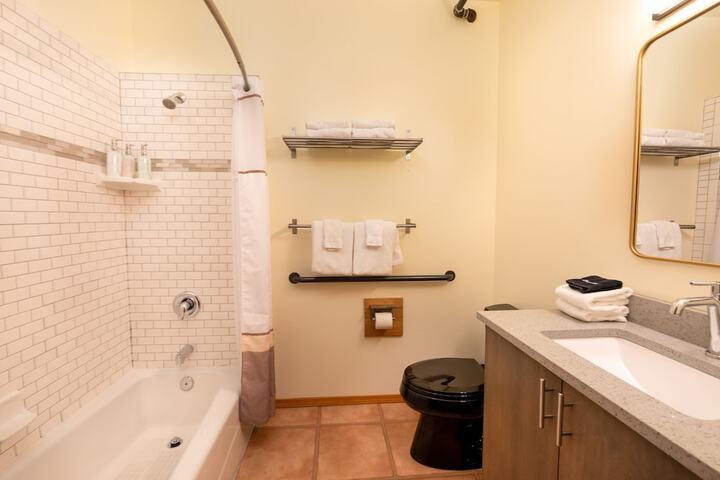 Room 83 of 183