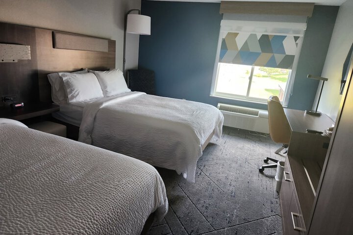 Room 27 of 39