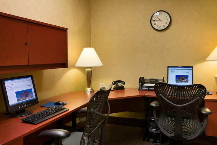 Business Center 25 of 25