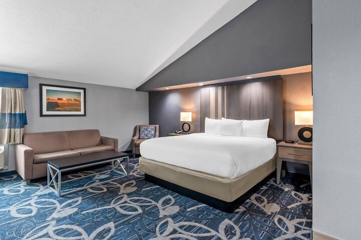 Quality Inn Shawnee North I-40