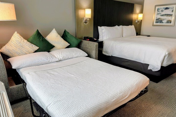 Room 28 of 82