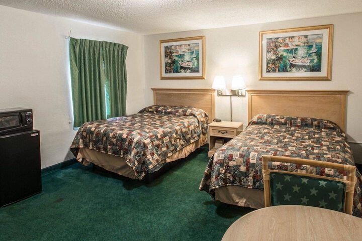 Room 15 of 16