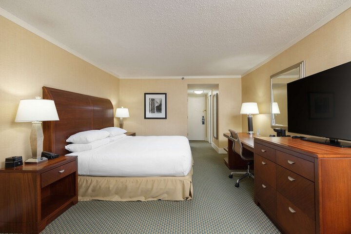 Room 35 of 73