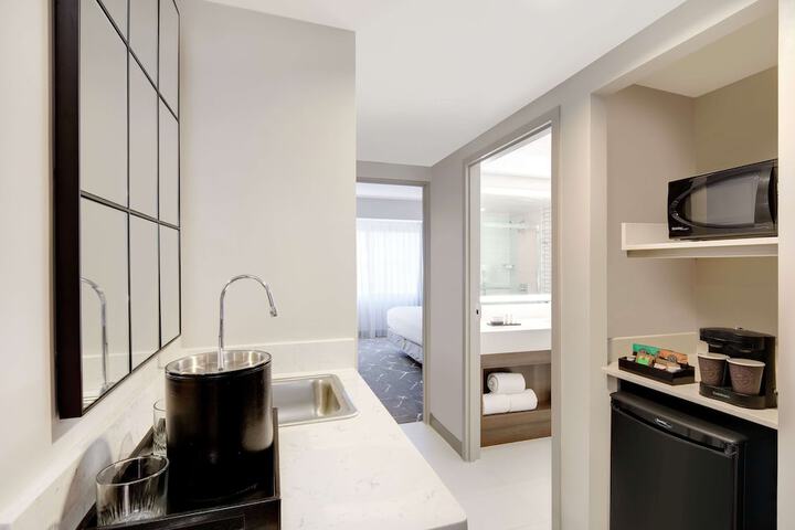 Room 21 of 49
