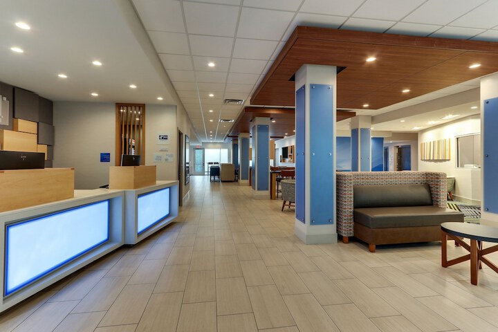Hotel 8 of 75