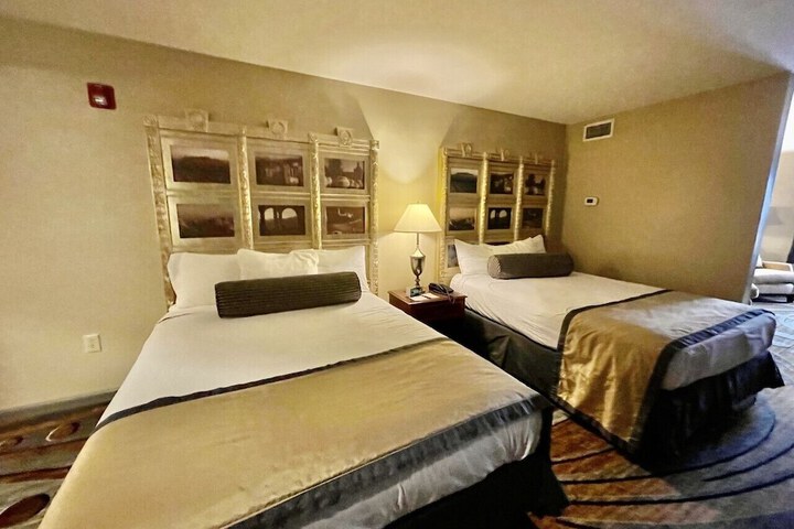 Room 33 of 35