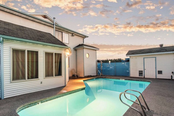 Pool 5 of 24