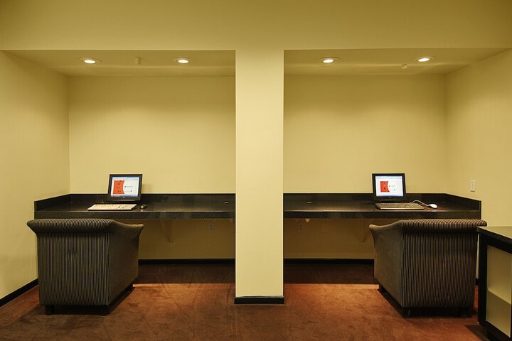 Business Center 59 of 63