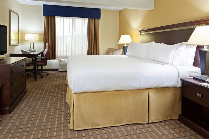 Holiday Inn Express & Suites Allentown West by IHG