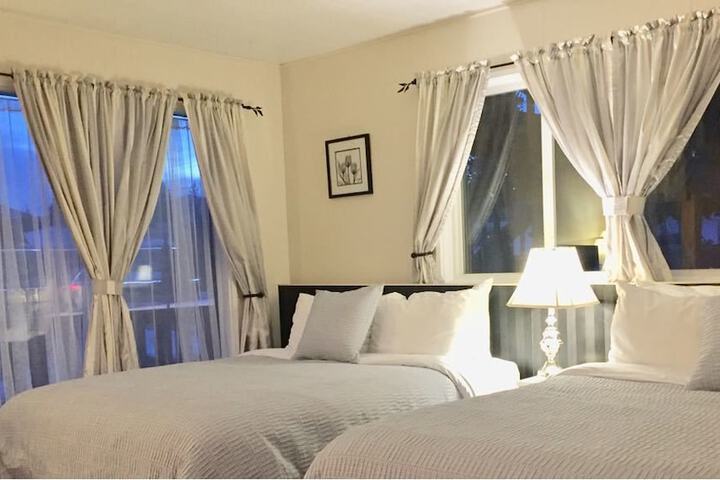 The Piccadilly Motel