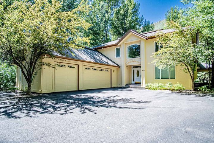 Grand Hailey Home by Big Wood River and Sun Valley! is Located in Hailey
