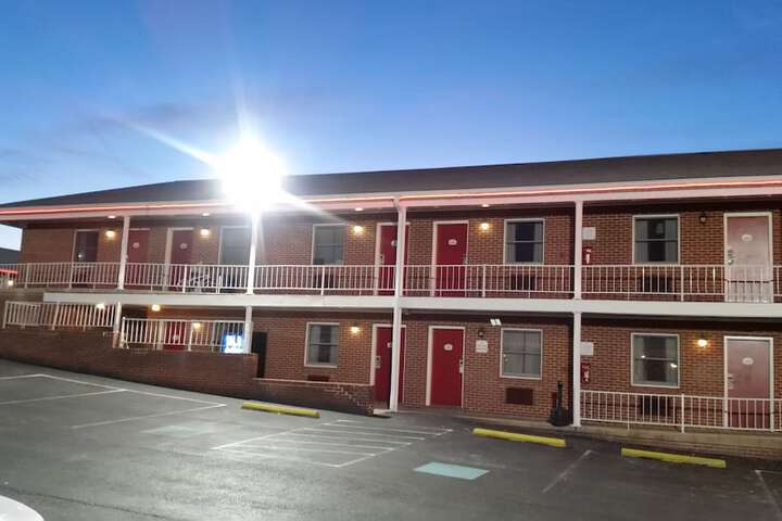Hotel 6 of 71