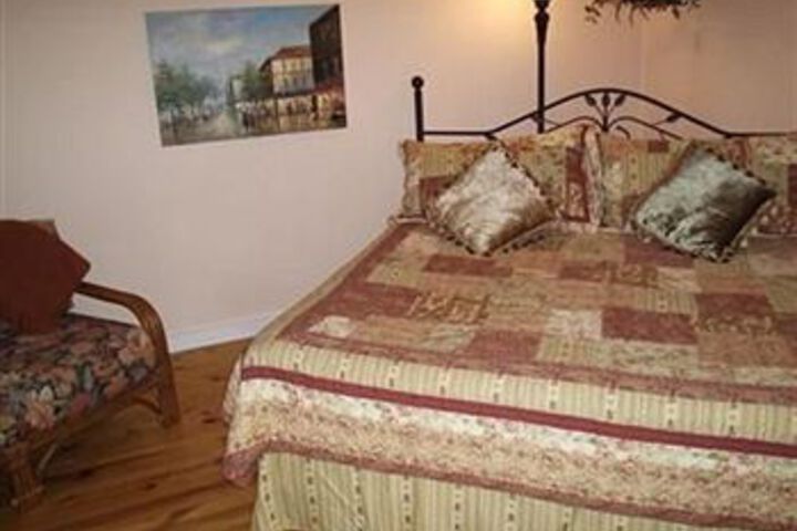 Jeni Js Gifts and Guest Houses