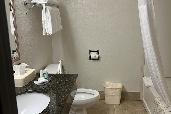 Room 15 of 33