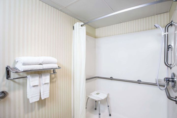Room 10 of 13