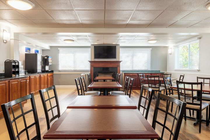 Best Western The Inn at Sharon / Foxboro