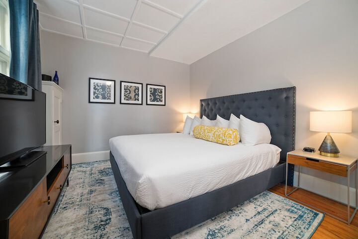 Room 22 of 36