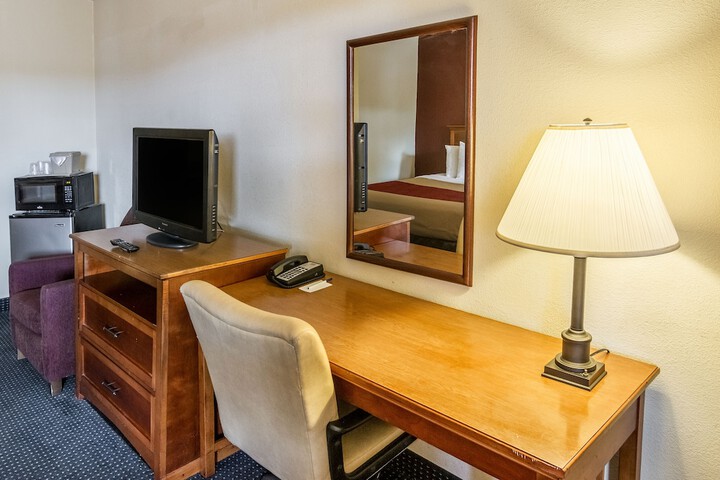 Room 32 of 49