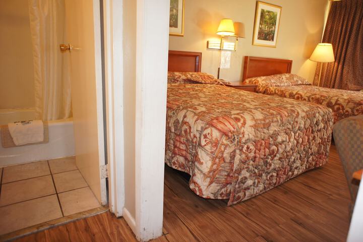 Room 12 of 18