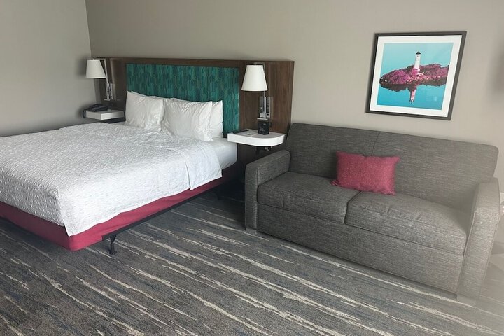 Room 27 of 61