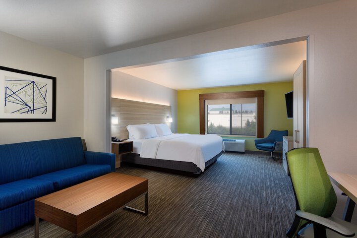 Room 14 of 38