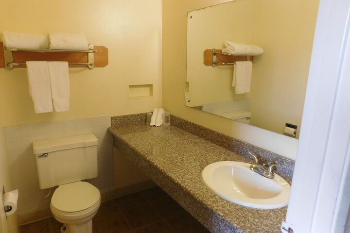 Room 18 of 32