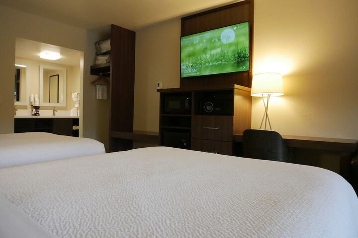 Room 25 of 37