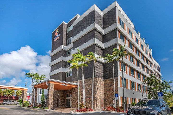 Hotel 2 of 32