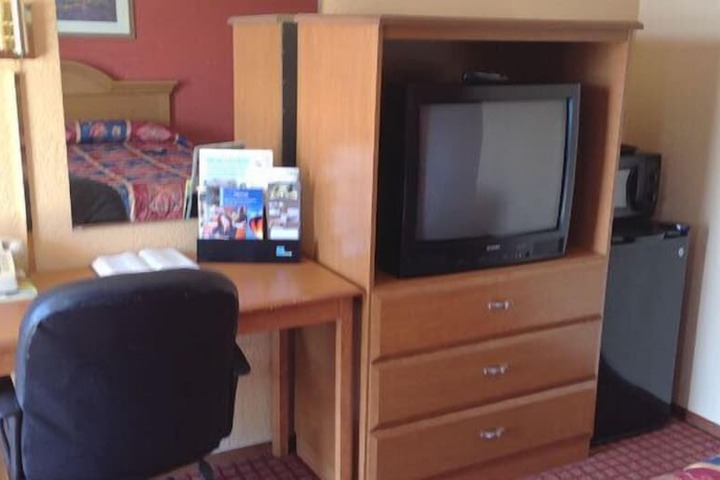 Room 12 of 23